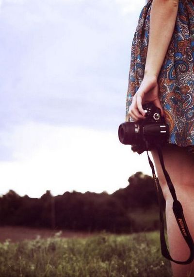 Девушка с фотоаппаратом