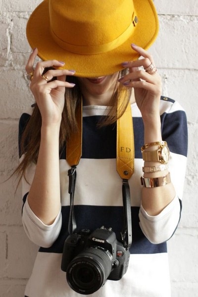 Девушка с фотоаппаратом