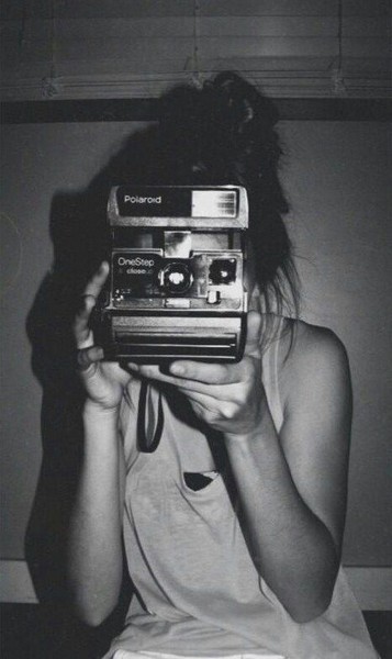 Девушка с фотоаппаратом