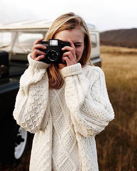 Девушка с фотоаппаратом