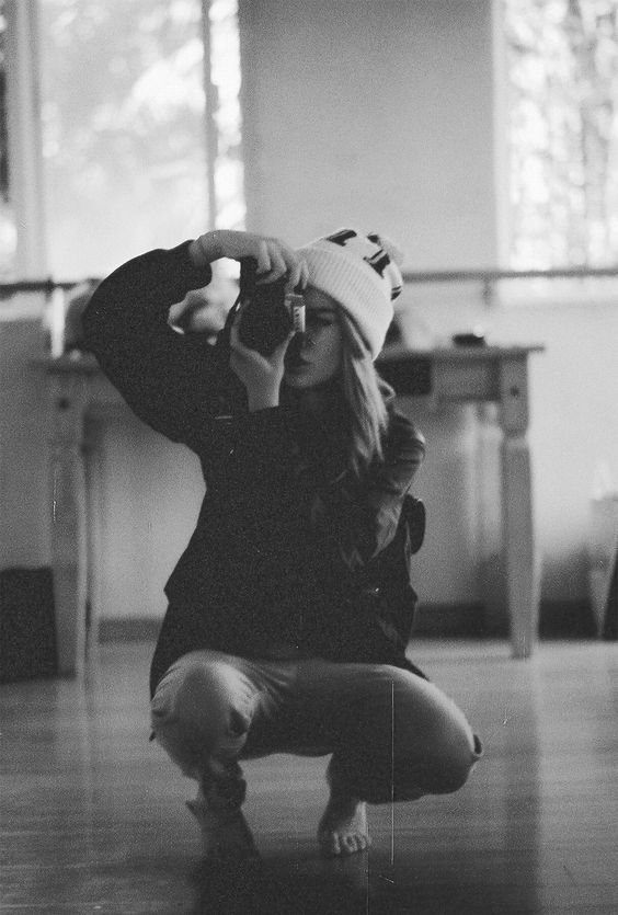 Девушка с фотоаппаратом