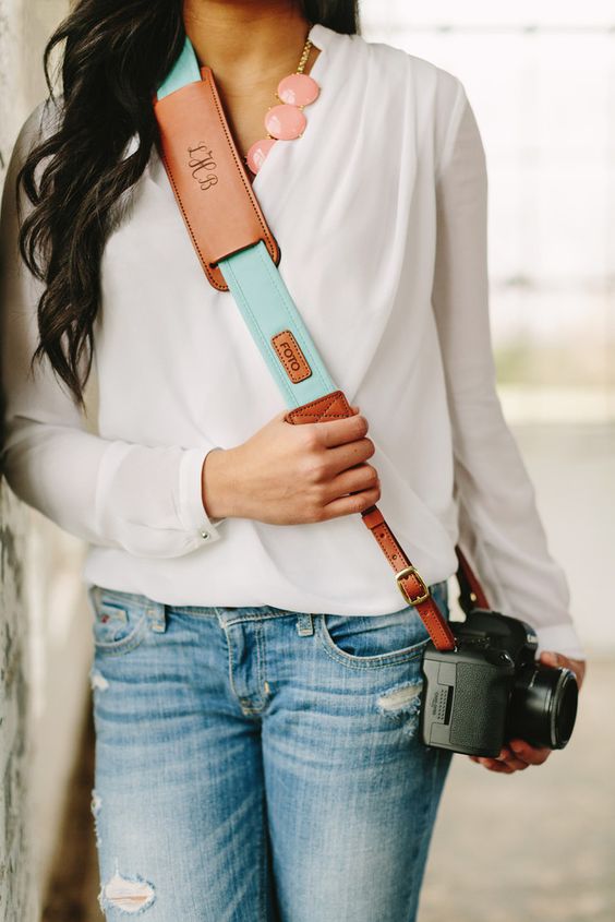 Девушка с фотоаппаратом