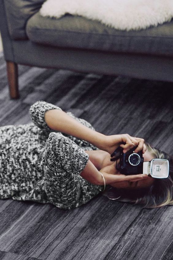 Девушка с фотоаппаратом